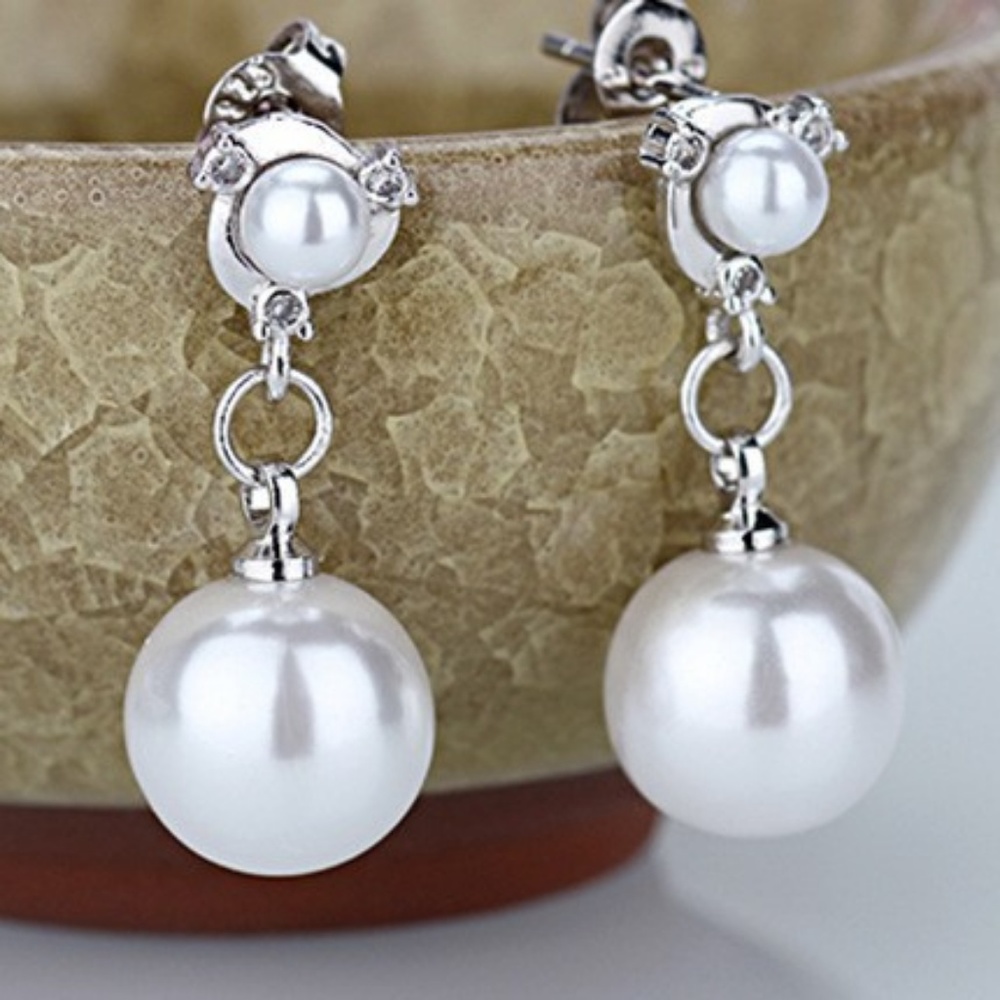 Pierced Pearl Earrings - Picture 3 of 5